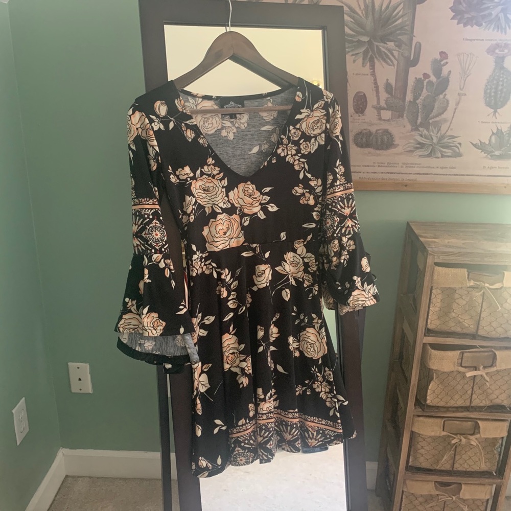 Black & Salmon Baby Doll Dress w Ruffle Sleeve